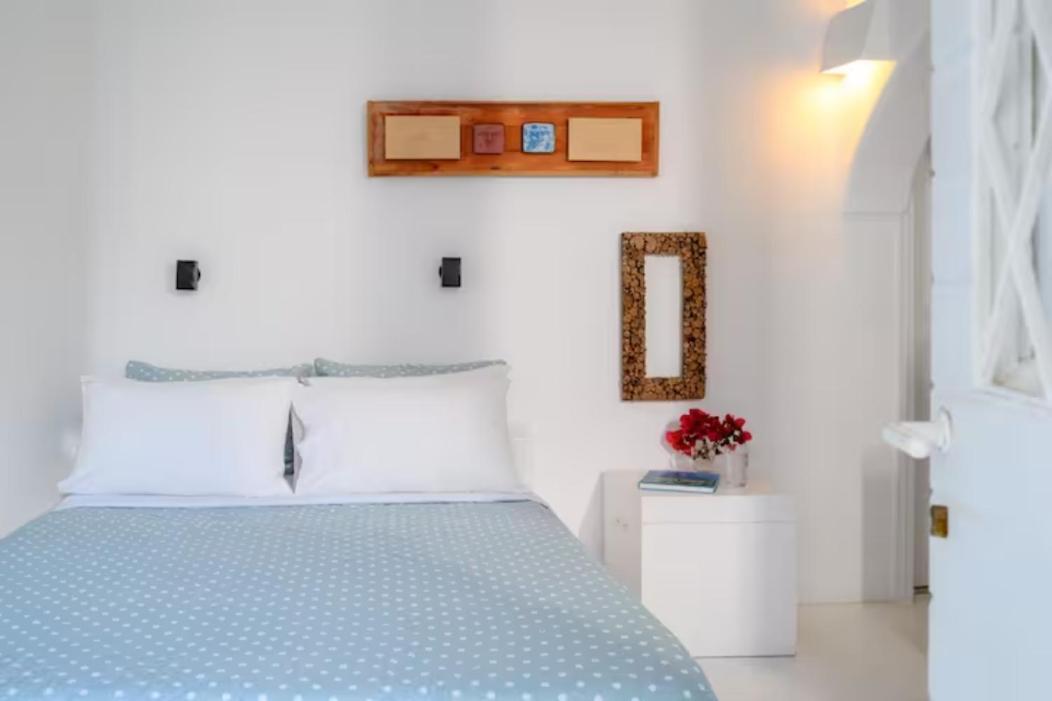 On An Island Suites & Apartments - Fira Eksteriør bilde