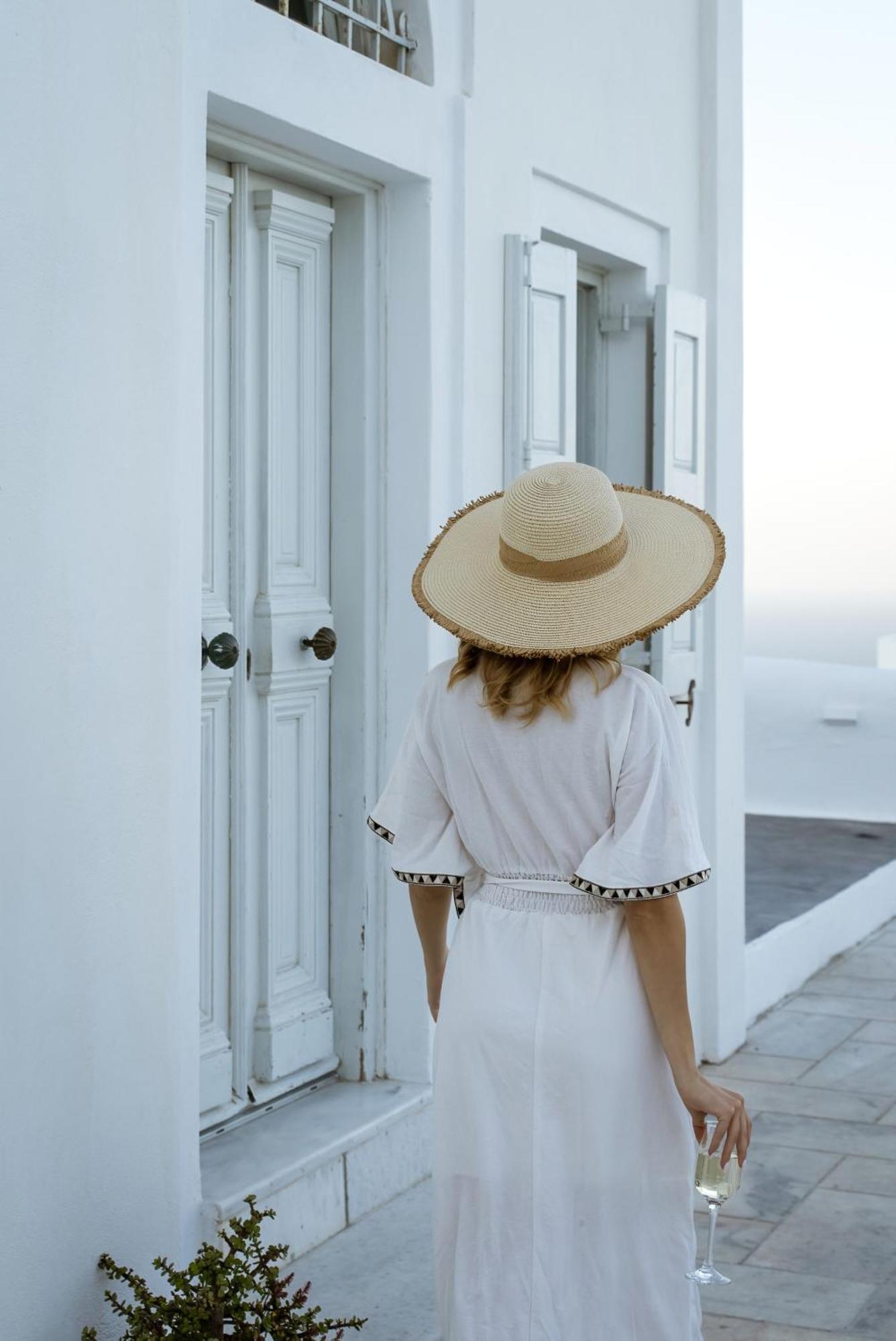On An Island Suites & Apartments - Fira Eksteriør bilde